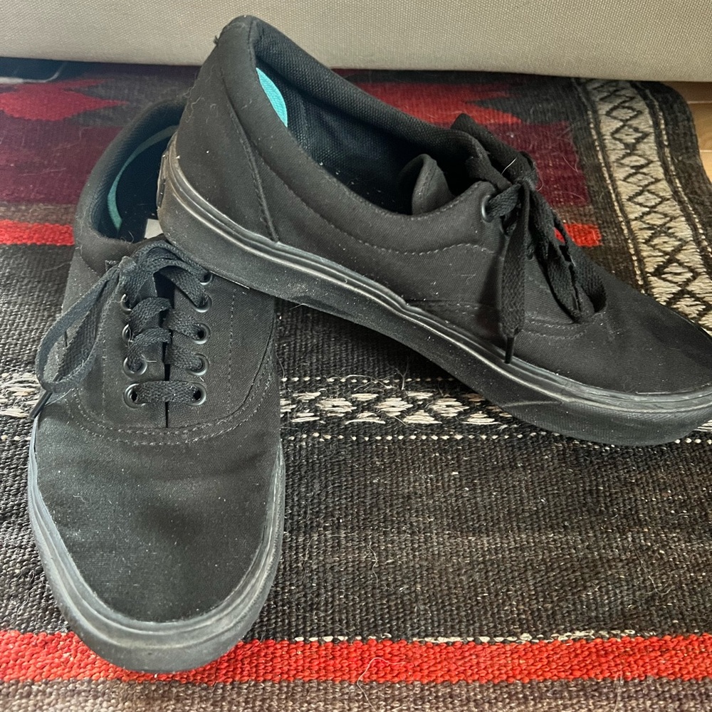 Vans, Classic Black lace ups